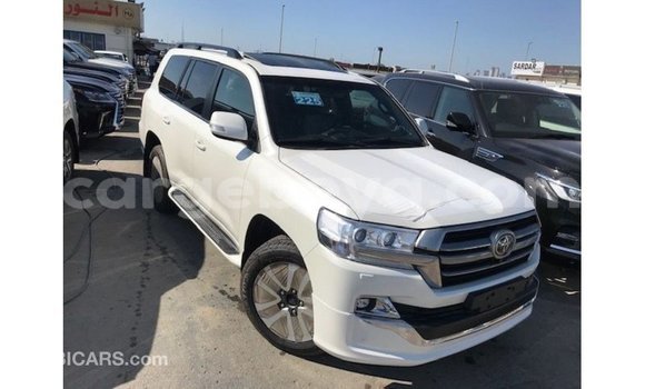 ይግዙ Imported Toyota Land Cruiser ነጭ መኪና በ Import - Dubai በ ኢትዮጵያ ይግዙ Imported Toyota Land Cruiser ነጭ መኪና በ Import - Dubai በ ኢትዮጵያ