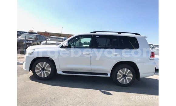 ይግዙ Imported Toyota Land Cruiser ነጭ መኪና በ Import - Dubai በ ኢትዮጵያ ይግዙ Imported Toyota Land Cruiser ነጭ መኪና በ Import - Dubai በ ኢትዮጵያ