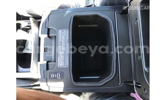 ይግዙ Imported Toyota Land Cruiser ነጭ መኪና በ Import - Dubai በ ኢትዮጵያ ይግዙ Imported Toyota Land Cruiser ነጭ መኪና በ Import - Dubai በ ኢትዮጵያ