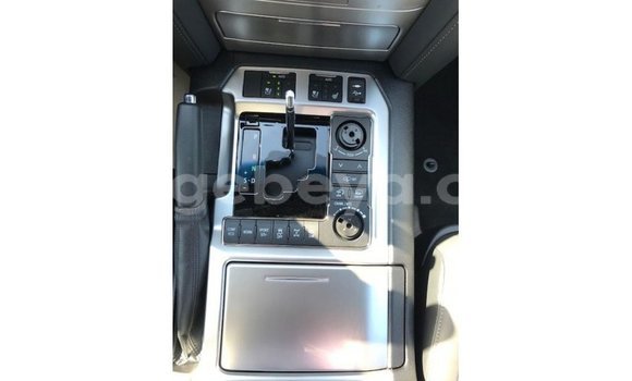 ይግዙ Imported Toyota Land Cruiser ነጭ መኪና በ Import - Dubai በ ኢትዮጵያ ይግዙ Imported Toyota Land Cruiser ነጭ መኪና በ Import - Dubai በ ኢትዮጵያ