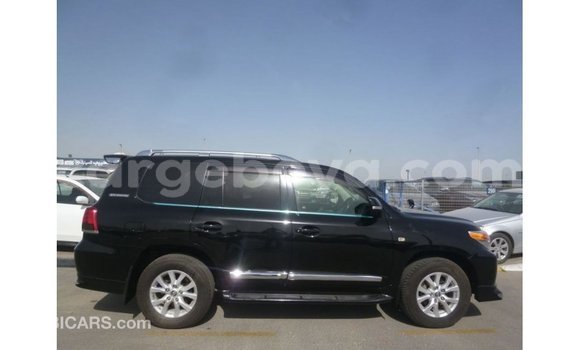 ይግዙ Imported Toyota Land Cruiser ጥቁር መኪና በ Import - Dubai በ ኢትዮጵያ ይግዙ Imported Toyota Land Cruiser ጥቁር መኪና በ Import - Dubai በ ኢትዮጵያ