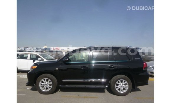 ይግዙ Imported Toyota Land Cruiser ጥቁር መኪና በ Import - Dubai በ ኢትዮጵያ ይግዙ Imported Toyota Land Cruiser ጥቁር መኪና በ Import - Dubai በ ኢትዮጵያ