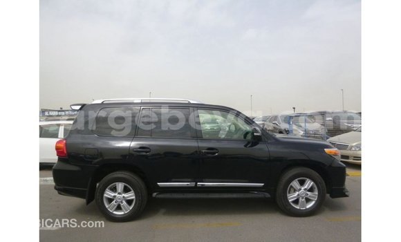 ይግዙ Imported Toyota Land Cruiser ጥቁር መኪና በ Import - Dubai በ ኢትዮጵያ ይግዙ Imported Toyota Land Cruiser ጥቁር መኪና በ Import - Dubai በ ኢትዮጵያ