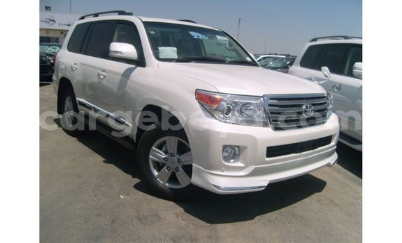 ይግዙ Imported Toyota Land Cruiser ነጭ መኪና በ Import - Dubai በ ኢትዮጵያ ይግዙ Imported Toyota Land Cruiser ነጭ መኪና በ Import - Dubai በ ኢትዮጵያ
