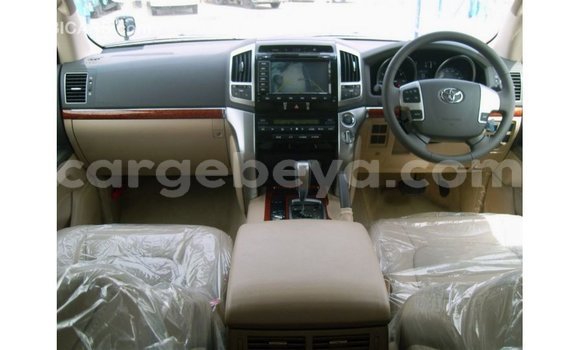 ይግዙ Imported Toyota Land Cruiser ጥቁር መኪና በ Import - Dubai በ ኢትዮጵያ ይግዙ Imported Toyota Land Cruiser ጥቁር መኪና በ Import - Dubai በ ኢትዮጵያ