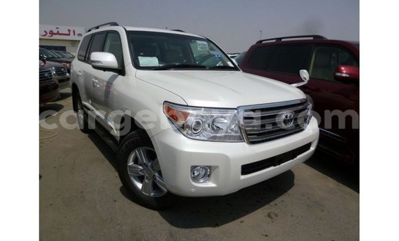 ይግዙ Imported Toyota Land Cruiser ነጭ መኪና በ Import - Dubai በ ኢትዮጵያ ይግዙ Imported Toyota Land Cruiser ነጭ መኪና በ Import - Dubai በ ኢትዮጵያ