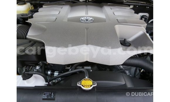 ይግዙ Imported Toyota Land Cruiser ነጭ መኪና በ Import - Dubai በ ኢትዮጵያ ይግዙ Imported Toyota Land Cruiser ነጭ መኪና በ Import - Dubai በ ኢትዮጵያ
