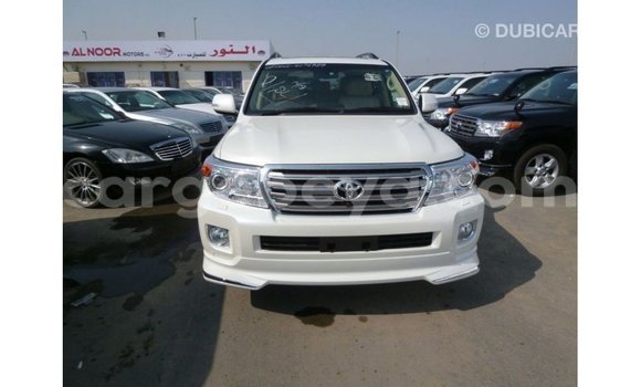 ይግዙ Imported Toyota Land Cruiser ነጭ መኪና በ Import - Dubai በ ኢትዮጵያ ይግዙ Imported Toyota Land Cruiser ነጭ መኪና በ Import - Dubai በ ኢትዮጵያ