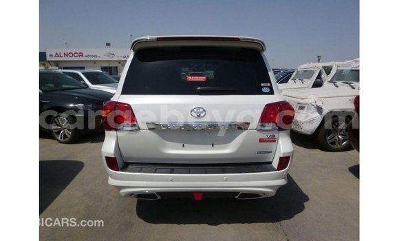 Buy Import Toyota Land Cruiser White Car in Import - Dubai in Ethiopia Buy Import Toyota Land Cruiser White Car in Import - Dubai in Ethiopia