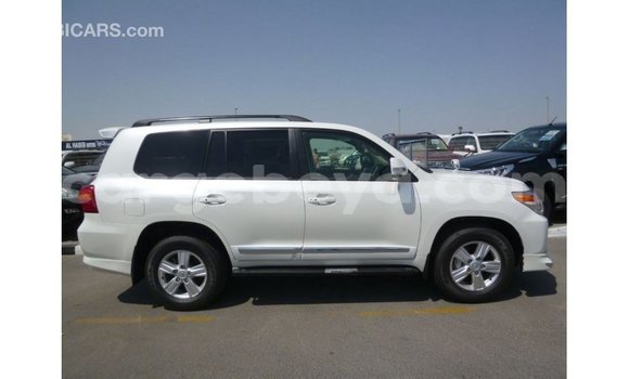 Buy Import Toyota Land Cruiser White Car in Import - Dubai in Ethiopia Buy Import Toyota Land Cruiser White Car in Import - Dubai in Ethiopia