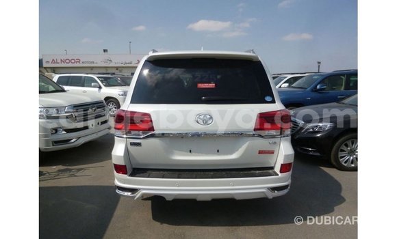 Buy Import Toyota Land Cruiser White Car in Import - Dubai in Ethiopia Buy Import Toyota Land Cruiser White Car in Import - Dubai in Ethiopia