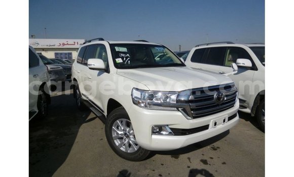 ይግዙ Imported Toyota Land Cruiser ነጭ መኪና በ Import - Dubai በ ኢትዮጵያ ይግዙ Imported Toyota Land Cruiser ነጭ መኪና በ Import - Dubai በ ኢትዮጵያ
