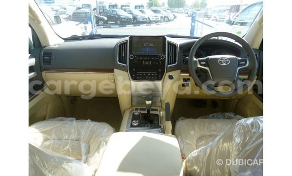 ይግዙ Imported Toyota Land Cruiser ነጭ መኪና በ Import - Dubai በ ኢትዮጵያ ይግዙ Imported Toyota Land Cruiser ነጭ መኪና በ Import - Dubai በ ኢትዮጵያ