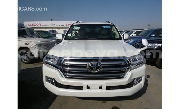 ይግዙ Imported Toyota Land Cruiser ነጭ መኪና በ Import - Dubai በ ኢትዮጵያ ይግዙ Imported Toyota Land Cruiser ነጭ መኪና በ Import - Dubai በ ኢትዮጵያ
