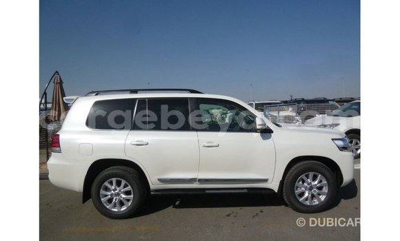 ይግዙ Imported Toyota Land Cruiser ነጭ መኪና በ Import - Dubai በ ኢትዮጵያ ይግዙ Imported Toyota Land Cruiser ነጭ መኪና በ Import - Dubai በ ኢትዮጵያ
