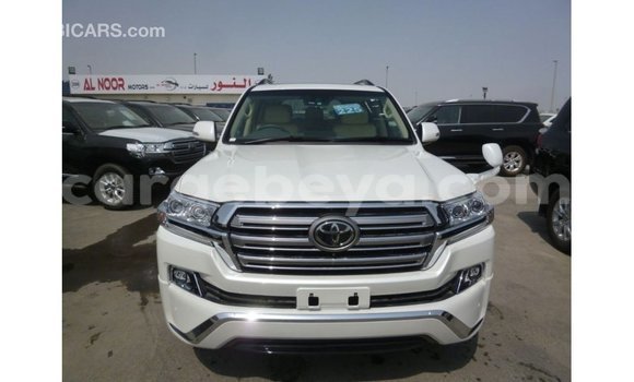 ይግዙ Imported Toyota Land Cruiser ነጭ መኪና በ Import - Dubai በ ኢትዮጵያ ይግዙ Imported Toyota Land Cruiser ነጭ መኪና በ Import - Dubai በ ኢትዮጵያ