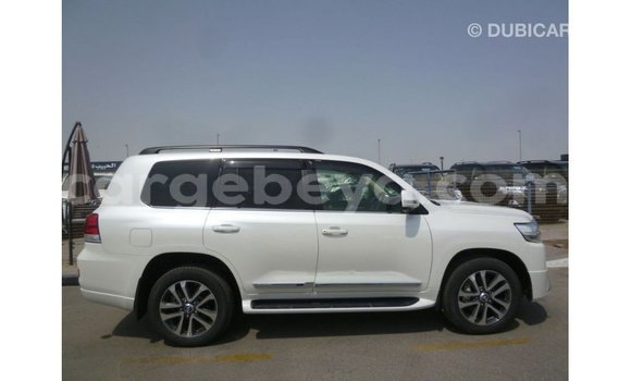 ይግዙ Imported Toyota Land Cruiser ነጭ መኪና በ Import - Dubai በ ኢትዮጵያ ይግዙ Imported Toyota Land Cruiser ነጭ መኪና በ Import - Dubai በ ኢትዮጵያ