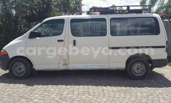 Buy Used Toyota Dolphin White Car in Addis–Ababa in Ethiopia Buy Used Toyota Dolphin White Car in Addis–Ababa in Ethiopia