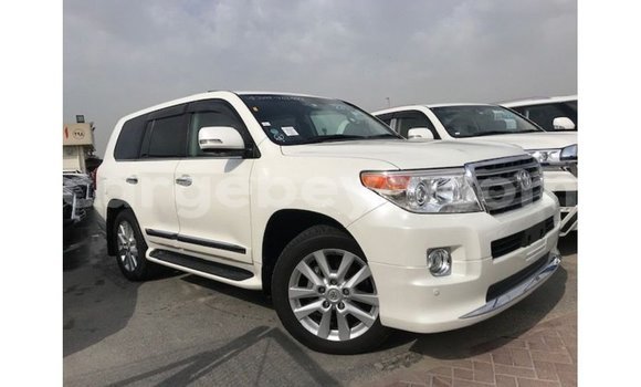 Buy Import Toyota Land Cruiser White Car in Import - Dubai in Ethiopia Buy Import Toyota Land Cruiser White Car in Import - Dubai in Ethiopia