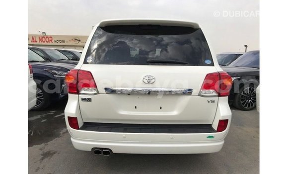 Buy Import Toyota Land Cruiser White Car in Import - Dubai in Ethiopia Buy Import Toyota Land Cruiser White Car in Import - Dubai in Ethiopia