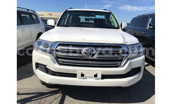 ይግዙ Imported Toyota Land Cruiser ነጭ መኪና በ Import - Dubai በ ኢትዮጵያ ይግዙ Imported Toyota Land Cruiser ነጭ መኪና በ Import - Dubai በ ኢትዮጵያ