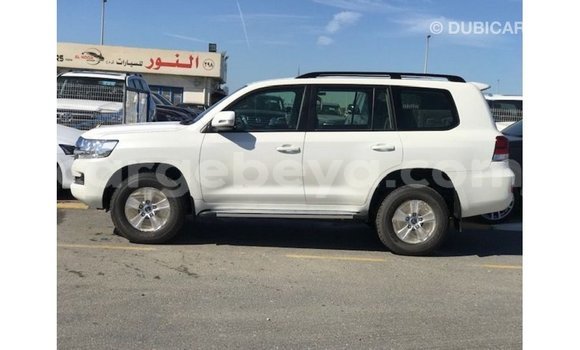 ይግዙ Imported Toyota Land Cruiser ነጭ መኪና በ Import - Dubai በ ኢትዮጵያ ይግዙ Imported Toyota Land Cruiser ነጭ መኪና በ Import - Dubai በ ኢትዮጵያ