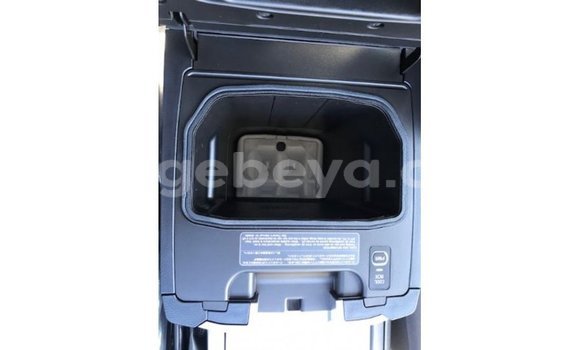 ይግዙ Imported Toyota Land Cruiser ነጭ መኪና በ Import - Dubai በ ኢትዮጵያ ይግዙ Imported Toyota Land Cruiser ነጭ መኪና በ Import - Dubai በ ኢትዮጵያ