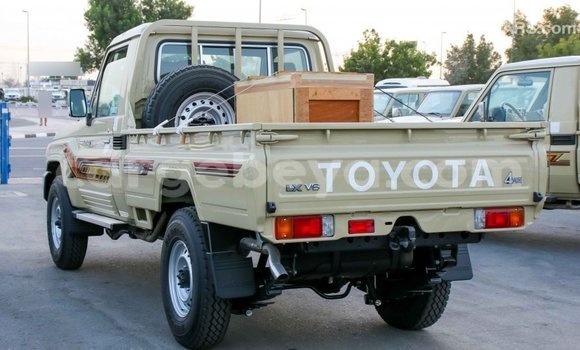Buy Import Toyota Land Cruiser Beige Car in Import - Dubai in Ethiopia Buy Import Toyota Land Cruiser Beige Car in Import - Dubai in Ethiopia