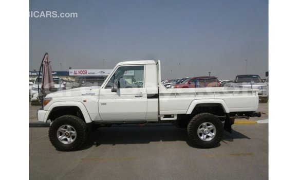 Buy Import Toyota Land Cruiser White Car in Import - Dubai in Ethiopia Buy Import Toyota Land Cruiser White Car in Import - Dubai in Ethiopia
