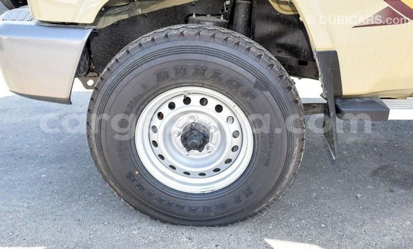 Buy Import Toyota Land Cruiser Beige Car in Import - Dubai in Ethiopia Buy Import Toyota Land Cruiser Beige Car in Import - Dubai in Ethiopia