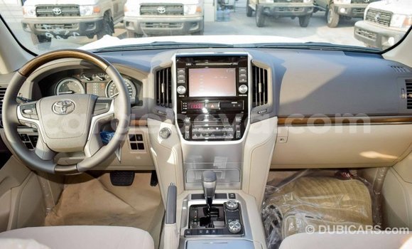 Buy Import Toyota Land Cruiser White Car in Import - Dubai in Ethiopia Buy Import Toyota Land Cruiser White Car in Import - Dubai in Ethiopia