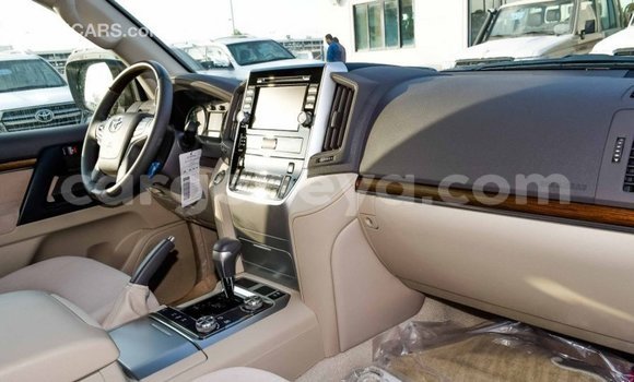 Buy Import Toyota Land Cruiser White Car in Import - Dubai in Ethiopia Buy Import Toyota Land Cruiser White Car in Import - Dubai in Ethiopia