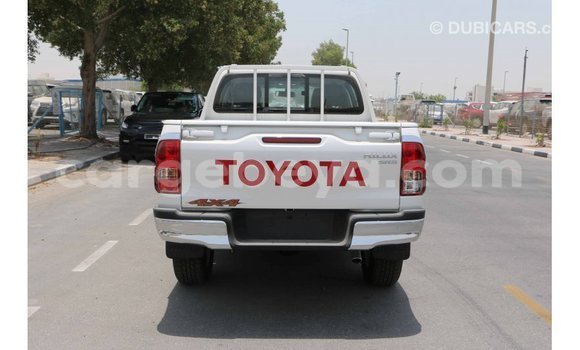 Acheter Import Voiture Toyota Hilux Blanc à Import - Dubai, Ethiopie Acheter Import Voiture Toyota Hilux Blanc à Import - Dubai, Ethiopie
