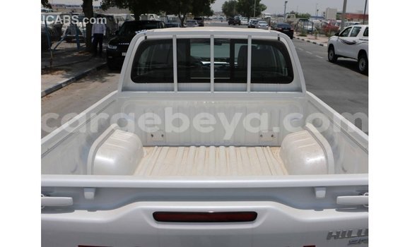 Acheter Import Voiture Toyota Hilux Blanc à Import - Dubai, Ethiopie Acheter Import Voiture Toyota Hilux Blanc à Import - Dubai, Ethiopie