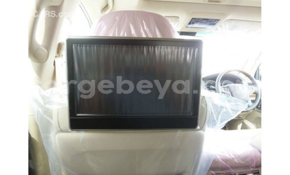 Buy Import Toyota Land Cruiser White Car in Import - Dubai in Ethiopia Buy Import Toyota Land Cruiser White Car in Import - Dubai in Ethiopia