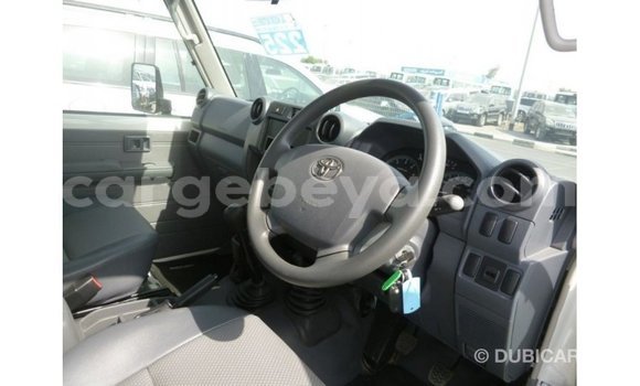 Buy Import Toyota Land Cruiser White Car in Import - Dubai in Ethiopia Buy Import Toyota Land Cruiser White Car in Import - Dubai in Ethiopia