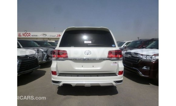 Buy Import Toyota Land Cruiser White Car in Import - Dubai in Ethiopia Buy Import Toyota Land Cruiser White Car in Import - Dubai in Ethiopia