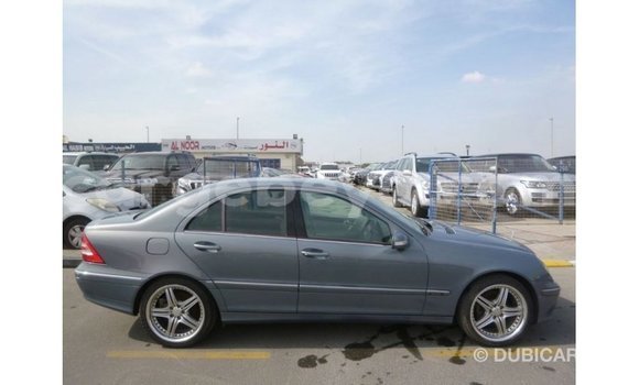 ይግዙ Imported Mercedes-Benz 190 ሰማያዊ መኪና በ Import - Dubai በ ኢትዮጵያ ይግዙ Imported Mercedes-Benz 190 ሰማያዊ መኪና በ Import - Dubai በ ኢትዮጵያ
