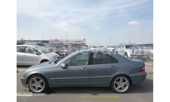 ይግዙ Imported Mercedes-Benz 190 ሰማያዊ መኪና በ Import - Dubai በ ኢትዮጵያ ይግዙ Imported Mercedes-Benz 190 ሰማያዊ መኪና በ Import - Dubai በ ኢትዮጵያ