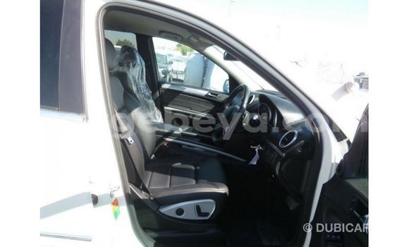 ይግዙ Imported Mercedes-Benz 190 ነጭ መኪና በ Import - Dubai በ ኢትዮጵያ ይግዙ Imported Mercedes-Benz 190 ነጭ መኪና በ Import - Dubai በ ኢትዮጵያ