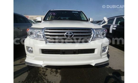 ይግዙ Imported Toyota Land Cruiser ነጭ መኪና በ Import - Dubai በ ኢትዮጵያ ይግዙ Imported Toyota Land Cruiser ነጭ መኪና በ Import - Dubai በ ኢትዮጵያ