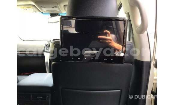 ይግዙ Imported Toyota Land Cruiser ነጭ መኪና በ Import - Dubai በ ኢትዮጵያ ይግዙ Imported Toyota Land Cruiser ነጭ መኪና በ Import - Dubai በ ኢትዮጵያ