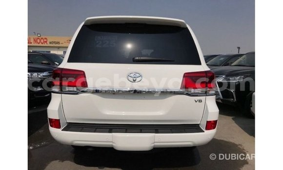 Buy Import Toyota Land Cruiser White Car in Import - Dubai in Ethiopia Buy Import Toyota Land Cruiser White Car in Import - Dubai in Ethiopia
