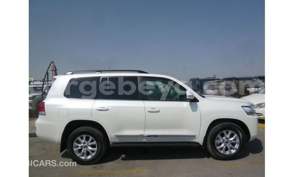 Buy Import Toyota Land Cruiser White Car in Import - Dubai in Ethiopia Buy Import Toyota Land Cruiser White Car in Import - Dubai in Ethiopia