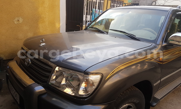 Buy Used Toyota Land Cruiser Blue Car in Addis–Ababa in Ethiopia Buy Used Toyota Land Cruiser Blue Car in Addis–Ababa in Ethiopia
