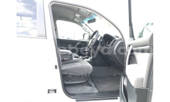 Buy Import Toyota Land Cruiser White Car in Import - Dubai in Ethiopia Buy Import Toyota Land Cruiser White Car in Import - Dubai in Ethiopia