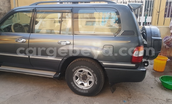 Buy Used Toyota Land Cruiser Blue Car in Addis–Ababa in Ethiopia Buy Used Toyota Land Cruiser Blue Car in Addis–Ababa in Ethiopia