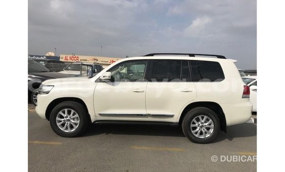 Buy Import Toyota Land Cruiser White Car in Import - Dubai in Ethiopia Buy Import Toyota Land Cruiser White Car in Import - Dubai in Ethiopia
