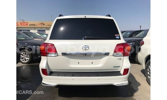 Buy Import Toyota Land Cruiser White Car in Import - Dubai in Ethiopia Buy Import Toyota Land Cruiser White Car in Import - Dubai in Ethiopia