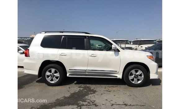 Buy Import Toyota Land Cruiser White Car in Import - Dubai in Ethiopia Buy Import Toyota Land Cruiser White Car in Import - Dubai in Ethiopia